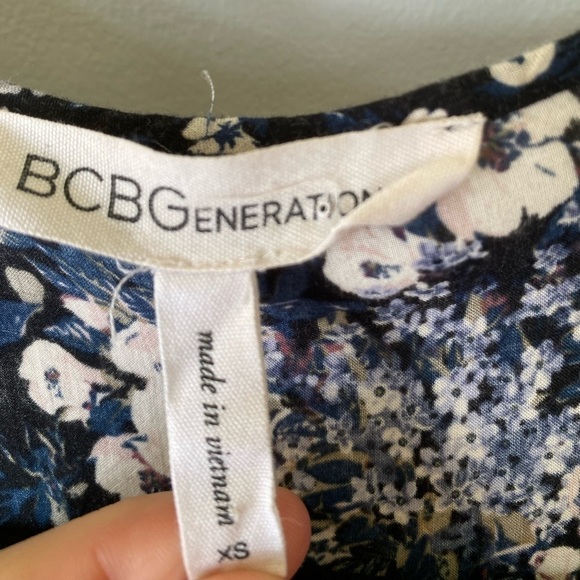 Bcbgeneration floral wrap dress Sz XS - Picture 10 of 14